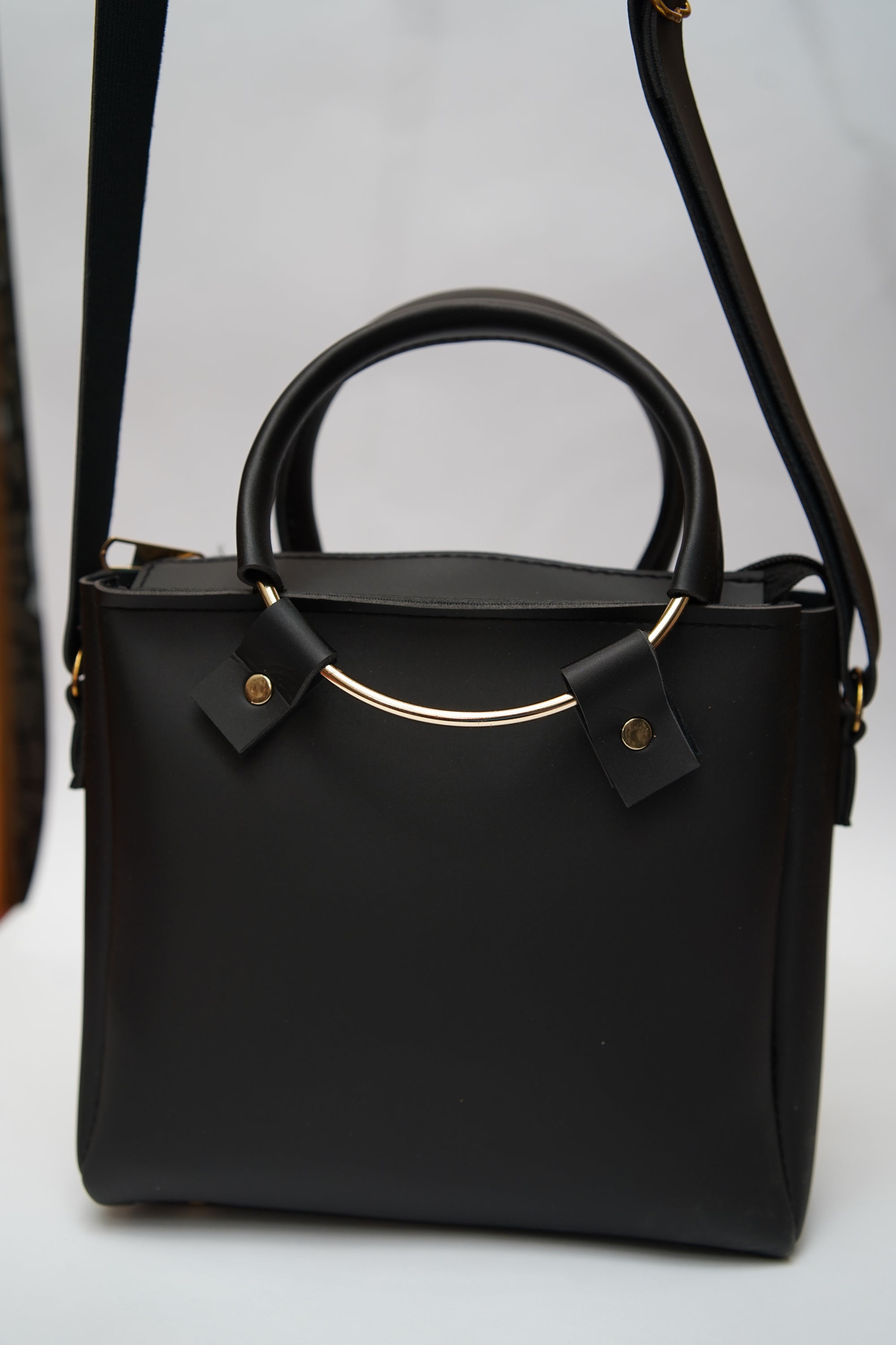 Hand bag shoulder bag